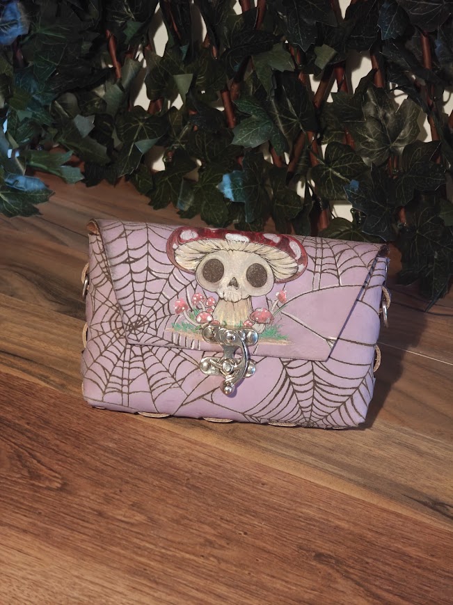 Belt bag skull mushroom