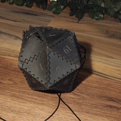 D20 tasje zwart